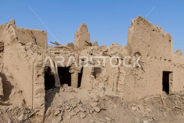 Ruins of ancient arab middle eastern old town built of mud bricks, old mosque with minaret in riyadh, saudi arabia
