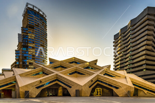 صورة ابداعية لجامع مركز الملك عبدالله المالي ( كافد ) في الرياض بالمملكة العربية السعودية، مركز اقتصادي، معالم الرياض المشهورة، الفن الهندسي المعماري بالسعودية، العبادة والتقرب الى الله، السياحة في السعودية