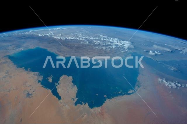 الخليج العربي كما يُرى من الفضاء. بعض عناصر هذه الصورة مأخوذة من وكالة ناسا.