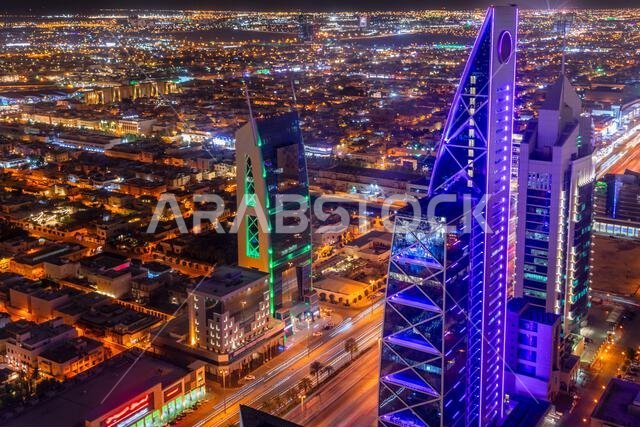 بانوراما ليلية للمباني الحديثة، منطقة العليا التجارية بمدينة الرياض، الرياض، المملكة العربية السعودية