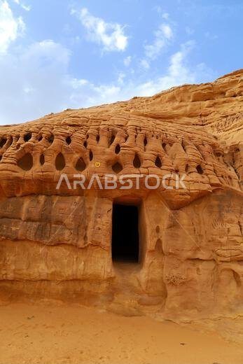 مدينة العلا القديمة، المملكة العربية السعودية - 7 يونيو 2023 - حضارة الأنباط أو مقابر الأنباط في مدائن صالح في العلا - قصر الفريد