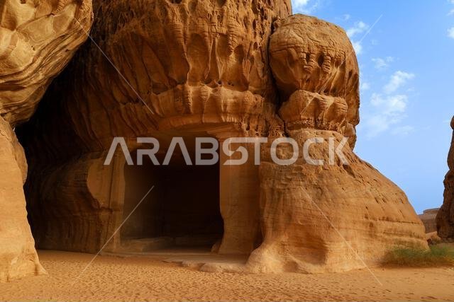 مدينة العلا القديمة، المملكة العربية السعودية - 7 يونيو 2023 - حضارة الأنباط أو مقابر الأنباط في مدائن صالح في العلا - قصر الفريد مدينة العلا القديمة، المملكة العربية السعودية - 7 يونيو 2023 - حضارة الأنباط أو مقابر الأنباط في مدائن صالح في العلا - قصر الفريد