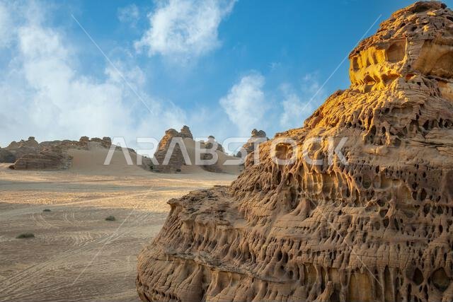 تكوينات التعرية الصحراوية بالقرب من العلا، المملكة العربية السعودية
