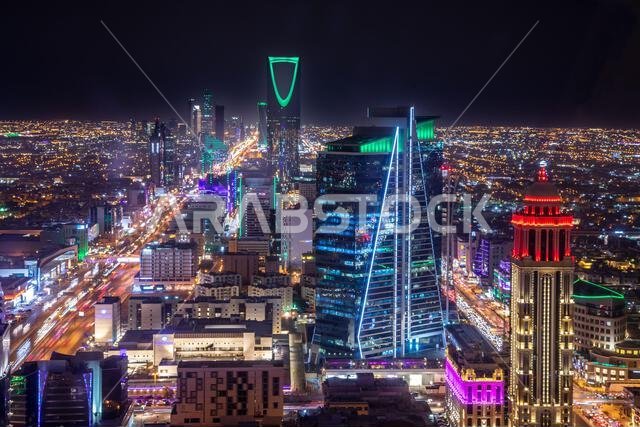 بانوراما ليلية للمنطقة التجارية بمدينة الرياض، المملكة العربية السعودية