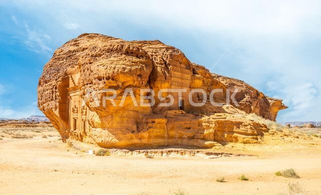 مقابر جبل الأحمر المنحوتة في الحجر، العلا، المملكة العربية السعودية