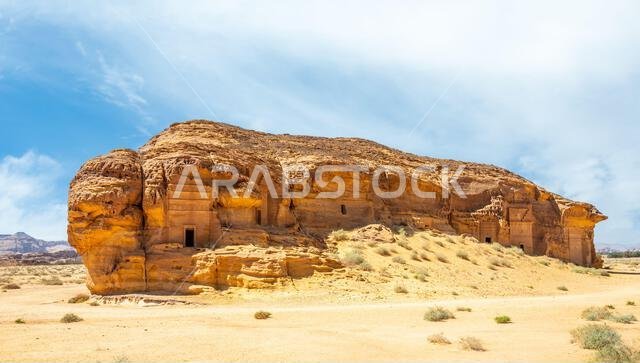 مقابر جبل الأحمر المنحوتة في الحجر، العلا، المملكة العربية السعودية