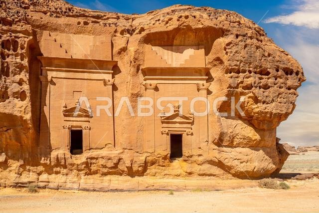 مقابر جبل الأحمر المنحوتة في الحجر، العلا، المملكة العربية السعودية
