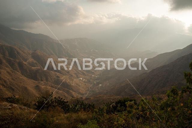 سلسلة جبال عسير في جنوب غرب المملكة العربية السعودية سلسلة جبال عسير في جنوب غرب المملكة العربية السعودية