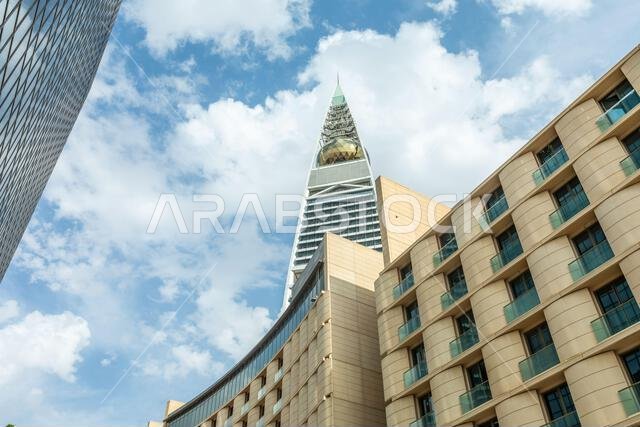 مبانٍ حديثة في وسط مدينة الرياض، المملكة العربية السعودية