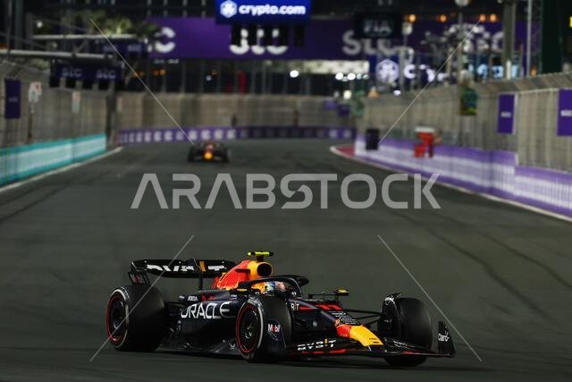 جدة، المملكة العربية السعودية. ١٩ مارس ٢٠٢٣. سيرجيو بيريز (المكسيك) - فريق ريد بول ريسينغ، سيارة RB19. بطولة العالم للفورمولا ١، الجولة الثانية، جائزة السعودية الكبرى، الأحد ١٩ مارس ٢٠٢٣. جدة، المملكة العربية السعودية. حقوق الصورة: جيمس موي/ألامي لايف نيوز