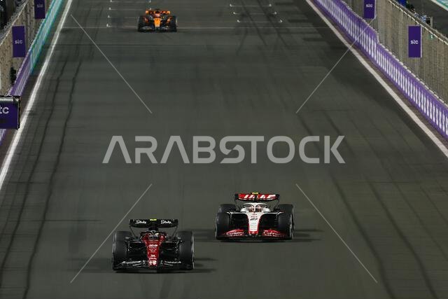 جدة، المملكة العربية السعودية. ١٩ مارس ٢٠٢٣. تشو غوانيو (الصين)، فريق ألفا روميو للفورمولا ١، سيارة C43. بطولة العالم للفورمولا ١، الجولة الثانية، جائزة السعودية الكبرى، الأحد ١٩ مارس ٢٠٢٣. جدة، المملكة العربية السعودية. حقوق الصورة: جيمس موي/ألامي لايف نيوز