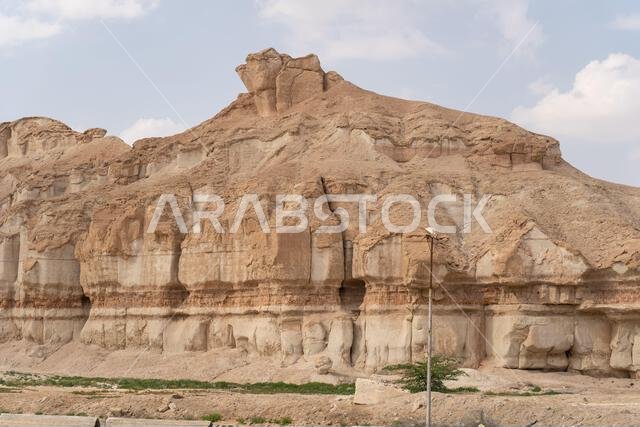 جبل القره أو جبل القره، الهفوف، المملكة العربية السعودية جبل القره أو جبل القره، الهفوف، المملكة العربية السعودية