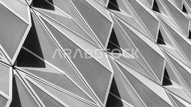 صورة ابداعية من داخل جامع مركز الملك عبدالله المالي ( كافد ) في الرياض بالمملكة العربية السعودية، معالم الرياض المشهورة، الفن الهندسي المعماري، العبادة والتقرب الى الله، السياحة في السعودية، صورة بالأبيض والأسود