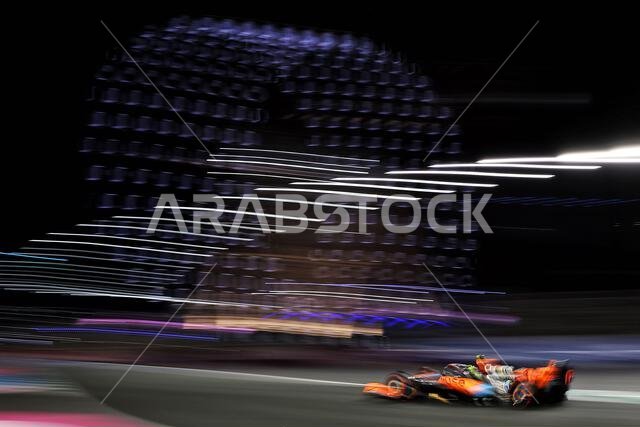 جدة، المملكة العربية السعودية. ١٧ مارس ٢٠٢٣. لاندو نوريس (بريطانيا) ماكلارين MCL60. بطولة العالم للفورمولا ١، الجولة الثانية، جائزة السعودية الكبرى، الجمعة ١٧ مارس ٢٠٢٣. جدة، المملكة العربية السعودية. حقوق الصورة: جيمس موي/ألامي لايف نيوز