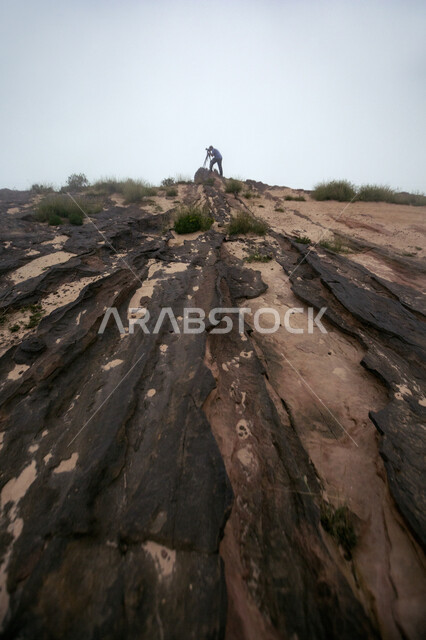 منظر طبيعي للجبال في السعوديه, تسلق الجبال الوعره, التخييم والمبيت على قمم الجبال, مغامرات وأنشطه سياحيه