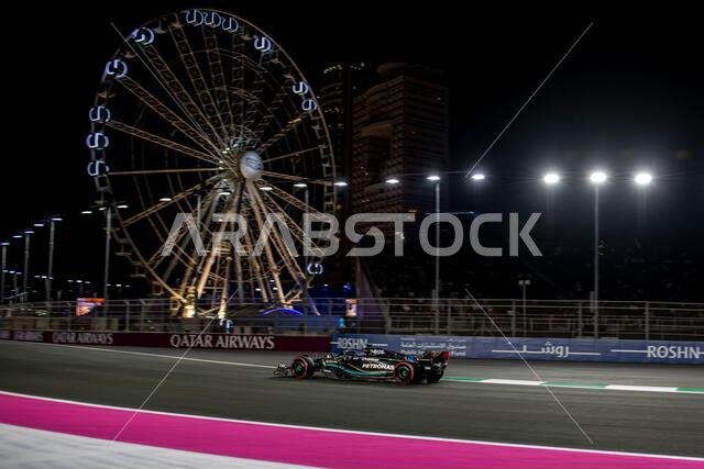 جدة، المملكة العربية السعودية، ١٧ مارس/آذار، جورج راسل، من المملكة المتحدة، يتنافس لصالح فريق مرسيدس للفورمولا ١. التجارب الحرة، الجولة الثانية من بطولة العالم للفورمولا ١ لعام ٢٠٢٣. حقوق الصورة: مايكل بوتس/ألامي لايف نيوز