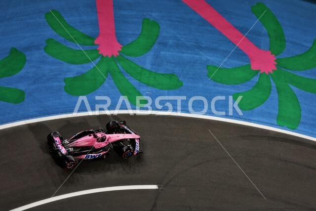 جدة، المملكة العربية السعودية. ١٨ مارس ٢٠٢٣. إستيبان أوكون (فرنسا)، فريق ألبين للفورمولا ١، سيارة A523. بطولة العالم للفورمولا ١، الجولة الثانية، جائزة السعودية الكبرى، السبت ١٨ مارس ٢٠٢٣. جدة، المملكة العربية السعودية. حقوق الصورة: جيمس موي/ألامي لايف نيوز