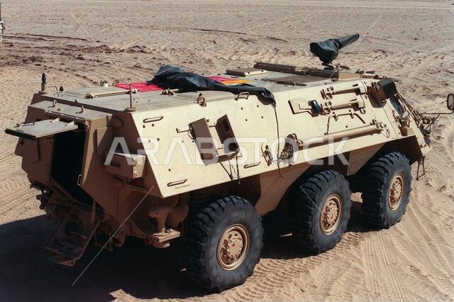 صورة من الخلف الأيمن لنظام الاستطلاع النووي والبيولوجي والكيميائي M-93 Fox، الذي تم نشره خلال عملية عاصفة الصحراء. M-93 هو نسخة معدلة من ناقلة الجنود المدرعة الألمانية الغربية Transportpanzer 1. الموضوع: عملية عاصفة الصحراء، الدولة: المملكة العربية السعودية. صورة من الخلف الأيمن لنظام الاستطلاع النووي والبيولوجي والكيميائي M-93 Fox، الذي تم نشره خلال عملية عاصفة الصحراء. M-93 هو نسخة معدلة من ناقلة الجنود المدرعة الألمانية الغربية Transportpanzer 1. الموضوع: عملية عاصفة الصحراء، الدولة: المملكة العربية السعودية.