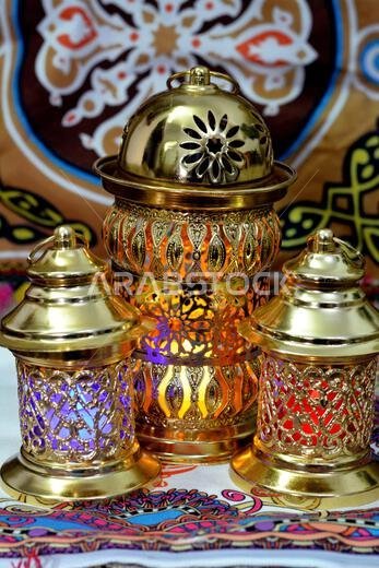 فانوس رمضان أو مصباح رمضان هو احتفال بهيج بأيام الصيام في الدول العربية والإسلامية، وهي أيام صيام مقدسة في الدين الإسلامي.