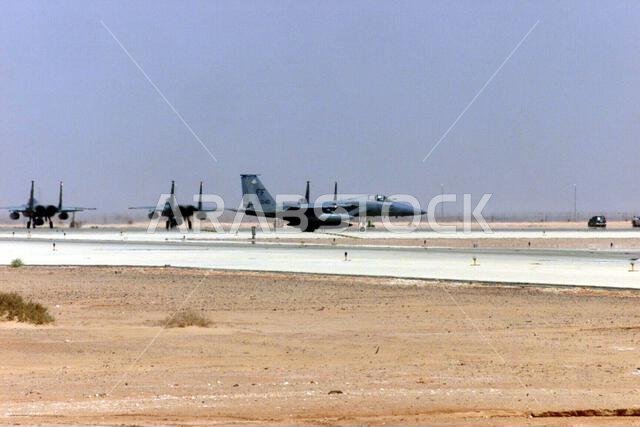 020313-F-3805C-004. موضوع العملية/السلسلة: المراقبة الجنوبية. القاعدة: قاعدة الأمير سلطان الجوية. الدولة: المملكة العربية السعودية. القيادة الرئيسية الظاهرة في المشهد: القيادة المركزية للقوات الجوية السعودية (CENTAF).