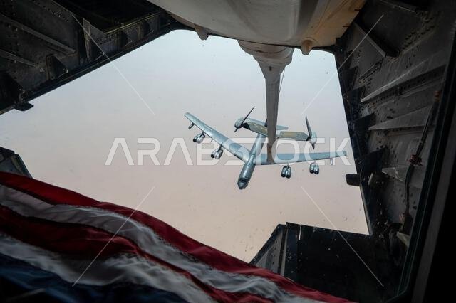 في الرابع من سبتمبر/أيلول 2022، اقتربت قاذفة من طراز B-52H ستراتوفورتريس تابعة لسلاح الجو الأمريكي، والمخصصة للجناح الخامس للقاذفات في قاعدة مينوت الجوية بولاية داكوتا الشمالية، من طائرة KC-10 إكستندر تابعة للسرب 908 للتزود بالوقود جواً في قاعدة الأمير سلطان الجوية بالمملكة العربية السعودية، وذلك لتقديم الدعم في التزود بالوقود جواً، خلال مهمة لقوة المهام القاذفة، فوق منطقة مسؤولية القيادة المركزية الأمريكية. تُظهر مهام قوة المهام القاذفة التزام الولايات المتحدة بالأمن والاستقرار الإقليميين من خل في الرابع من سبتمبر/أيلول 2022، اقتربت قاذفة من طراز B-52H ستراتوفورتريس تابعة لسلاح الجو الأمريكي، والمخصصة للجناح الخامس للقاذفات في قاعدة مينوت الجوية بولاية داكوتا الشمالية، من طائرة KC-10 إكستندر تابعة للسرب 908 للتزود بالوقود جواً في قاعدة الأمير سلطان الجوية بالمملكة العربية السعودية، وذلك لتقديم الدعم في التزود بالوقود جواً، خلال مهمة لقوة المهام القاذفة، فوق منطقة مسؤولية القيادة المركزية الأمريكية. تُظهر مهام قوة المهام القاذفة التزام الولايات المتحدة بالأمن والاستقرار الإقليميين من خل
