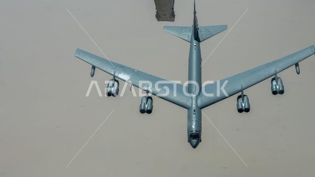 في الرابع من سبتمبر/أيلول 2022، اقتربت قاذفة من طراز B-52H ستراتوفورتريس تابعة لسلاح الجو الأمريكي، والمخصصة للجناح الخامس للقاذفات في قاعدة مينوت الجوية بولاية داكوتا الشمالية، من طائرة KC-10 إكستندر تابعة للسرب 908 للتزود بالوقود جواً في قاعدة الأمير سلطان الجوية بالمملكة العربية السعودية، وذلك لتقديم الدعم في التزود بالوقود جواً، خلال مهمة لقوة المهام القاذفة، فوق منطقة مسؤولية القيادة المركزية الأمريكية. تُظهر مهام قوة المهام القاذفة التزام الولايات المتحدة بالأمن والاستقرار الإقليميين من خل