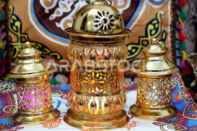 فانوس رمضان أو مصباح رمضان هو احتفال بهيج بأيام الصيام في الدول العربية والإسلامية، وهي أيام صيام مقدسة في الدين الإسلامي.