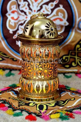 فانوس رمضان أو مصباح رمضان هو احتفال بهيج بأيام الصيام في الدول العربية والإسلامية، وهي أيام صيام مقدسة في الدين الإسلامي.