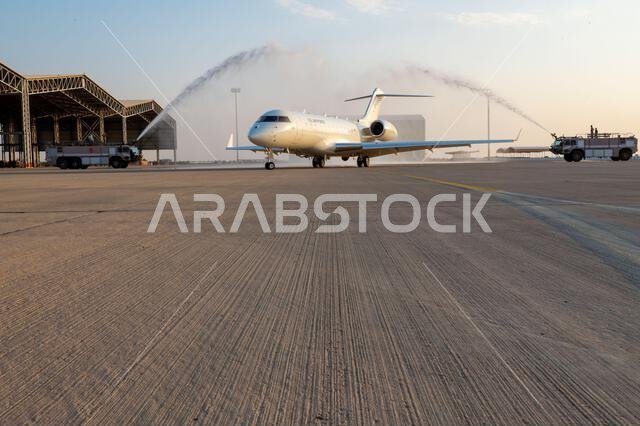 طائرة جديدة من طراز E-11A BACN تابعة لسلاح الجو الأمريكي تسير على المدرج في قاعدة الأمير سلطان الجوية بالمملكة العربية السعودية، بتاريخ 17 ديسمبر 2022. تُعدّ هذه الطائرة أحدث إضافة إلى أسطول السرب 430 للاتصالات الإلكترونية الاستكشافية. تُعرف هذه الطائرة باسم "عقدة الاتصالات المحمولة جواً في ساحة المعركة" (BACN)، وهي تُوسّع نطاق قنوات الاتصال وتُحسّن التواصل بين الوحدات. (صورة من سلاح الجو الأمريكي، بعدسة الرقيب شانون بومان) طائرة جديدة من طراز E-11A BACN تابعة لسلاح الجو الأمريكي تسير على المدرج في قاعدة الأمير سلطان الجوية بالمملكة العربية السعودية، بتاريخ 17 ديسمبر 2022. تُعدّ هذه الطائرة أحدث إضافة إلى أسطول السرب 430 للاتصالات الإلكترونية الاستكشافية. تُعرف هذه الطائرة باسم "عقدة الاتصالات المحمولة جواً في ساحة المعركة" (BACN)، وهي تُوسّع نطاق قنوات الاتصال وتُحسّن التواصل بين الوحدات. (صورة من سلاح الجو الأمريكي، بعدسة الرقيب شانون بومان)