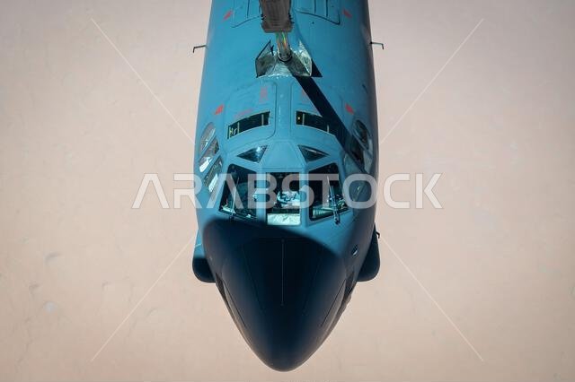 تتلقى قاذفة القنابل B-52H ستراتوفورتريس التابعة لسلاح الجو الأمريكي الوقود من طائرة التزود بالوقود KC-10 إكستندر التابعة لسلاح الجو الأمريكي والمخصصة لسرب التزود بالوقود الجوي الاستكشافي 908 فوق المملكة العربية السعودية، في 29 مارس 2022. ويُظهر وجود قاذفة القنابل B-52H قدرة القيادة المركزية الأمريكية على توفير القوة الجوية القتالية في أي لحظة، فضلاً عن التزامها تجاه الشركاء والأمن الإقليمي. تتلقى قاذفة القنابل B-52H ستراتوفورتريس التابعة لسلاح الجو الأمريكي الوقود من طائرة التزود بالوقود KC-10 إكستندر التابعة لسلاح الجو الأمريكي والمخصصة لسرب التزود بالوقود الجوي الاستكشافي 908 فوق المملكة العربية السعودية، في 29 مارس 2022. ويُظهر وجود قاذفة القنابل B-52H قدرة القيادة المركزية الأمريكية على توفير القوة الجوية القتالية في أي لحظة، فضلاً عن التزامها تجاه الشركاء والأمن الإقليمي.