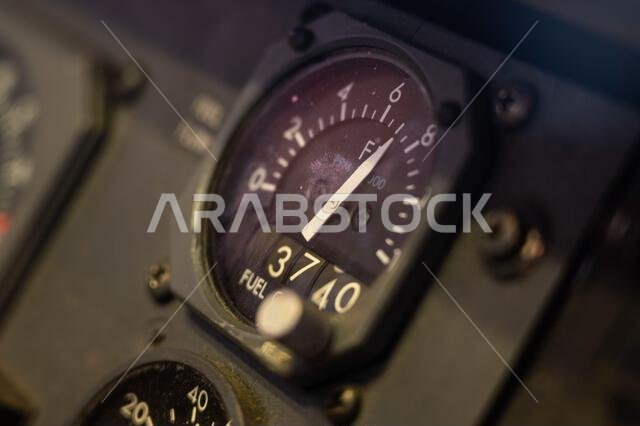 يقوم طاقم جوي تابع لسلاح الجو الأمريكي، والمنتدب إلى السرب 908 للتزود بالوقود الجوي الاستكشافي، بتشغيل طائرة KC-10 Extender تابعة لسلاح الجو الأمريكي لتزويد قاذفة B-52H Stratofortress التابعة لسلاح الجو الأمريكي بالوقود فوق المملكة العربية السعودية، في 29 مارس 2022. ويتولى السرب 908 للتزود بالوقود الجوي الاستكشافي، المنتشر مع القوات الجوية التاسعة (القوات الجوية المركزية)، مسؤولية توصيل الوقود إلى القوات الأمريكية وقوات الدول الشريكة، مما يتيح القوة الجوية والردع والاستقرار. يقوم طاقم جوي تابع لسلاح الجو الأمريكي، والمنتدب إلى السرب 908 للتزود بالوقود الجوي الاستكشافي، بتشغيل طائرة KC-10 Extender تابعة لسلاح الجو الأمريكي لتزويد قاذفة B-52H Stratofortress التابعة لسلاح الجو الأمريكي بالوقود فوق المملكة العربية السعودية، في 29 مارس 2022. ويتولى السرب 908 للتزود بالوقود الجوي الاستكشافي، المنتشر مع القوات الجوية التاسعة (القوات الجوية المركزية)، مسؤولية توصيل الوقود إلى القوات الأمريكية وقوات الدول الشريكة، مما يتيح القوة الجوية والردع والاستقرار.