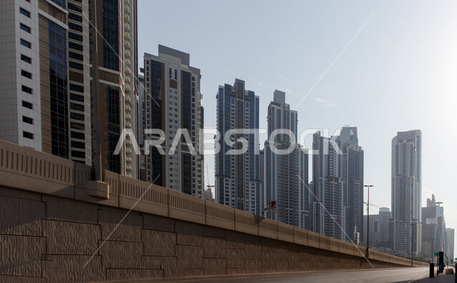صورة جمالية لأبراج إمارة دبي بدولة الإمارات العربية المتحدة ، الفن الهندسي المعماري في الإمارات ، أبراج دبي ، معالم سياحية مشهورة بالإمارات ، الأبراج وناطحات السحاب
