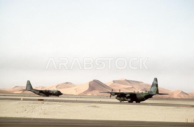 C-130 Hercules aircraft prepare to takeoff on a supply delivery during Operation Desert Shield. Subject Operation/Series: DESERT SHIELD Country: Saudi Arabia(SAU) C-130 Hercules aircraft prepare to takeoff on a supply delivery during Operation Desert Shield. Subject Operation/Series: DESERT SHIELD Country: Saudi Arabia(SAU)