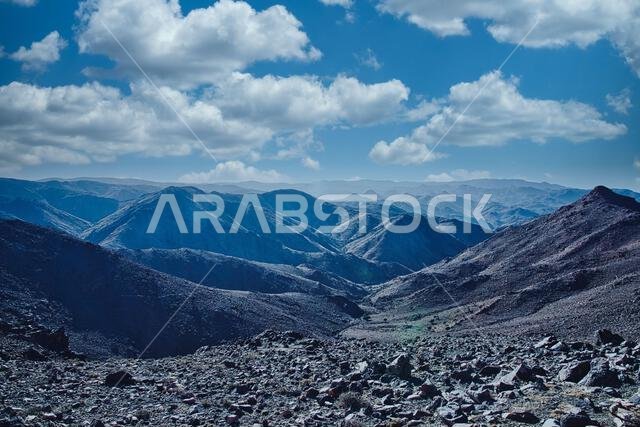 المناظر الطبيعية والتضاريس الجبلية في المملكة العربية السعودية