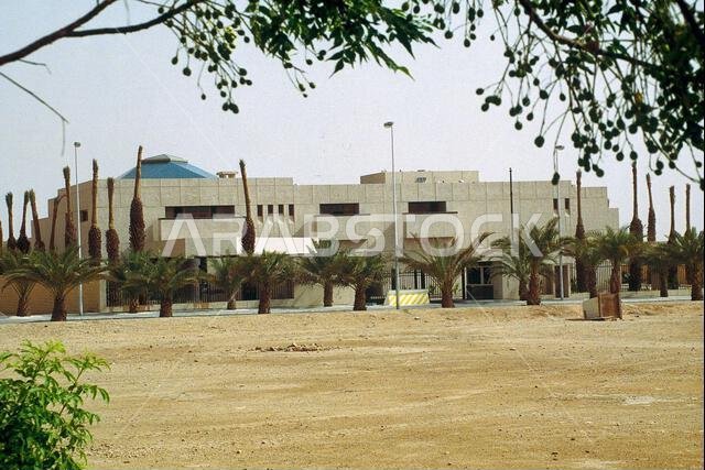 الرياض - مقر إقامة البعثة الدبلوماسية - ١٩٩٠، صور فوتوغرافية للولايات المتحدة الأمريكية متعلقة بالسفارات والقنصليات والمباني الأخرى في الخارج الرياض - مقر إقامة البعثة الدبلوماسية - ١٩٩٠، صور فوتوغرافية للولايات المتحدة الأمريكية متعلقة بالسفارات والقنصليات والمباني الأخرى في الخارج