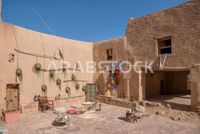 فناء نموذجي في البلدة القديمة بالعلا، المملكة العربية السعودية