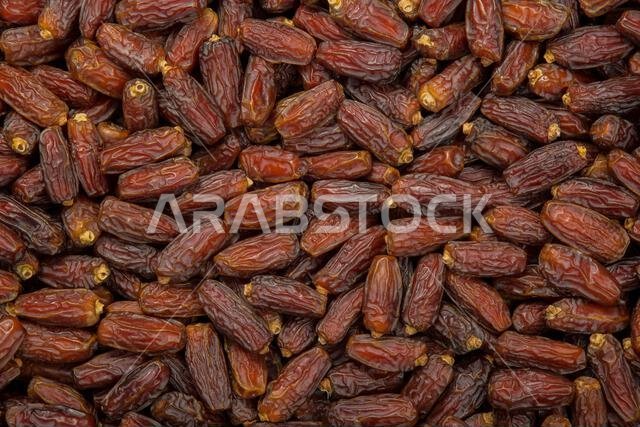 من ثمار تمور المدينة المنورة المملكة العربية السعودية عجوة صقعي صفاوي مجدول لبانا مبروم خضري عنبرة