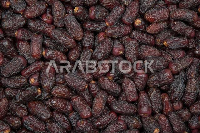 From the fruits of Madinah Al-Munawwarah dates, Kingdom of Saudi Arabia, Ajwa, Sagai, Safawi, Majdoul, Lubana, Mabroum, Khudari, Anbara