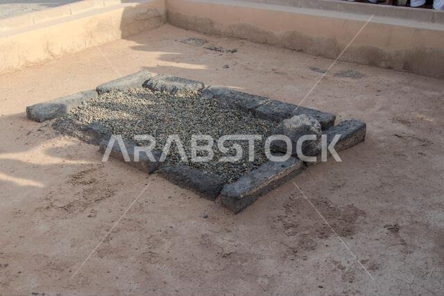 Grave of Uthman ibn Affan in Jannat Baqi Cemetery. Medina, Saudi Arabia Grave of Uthman ibn Affan in Jannat Baqi Cemetery. Medina, Saudi Arabia