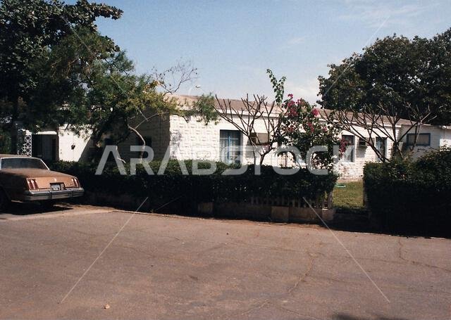 جدة - سكن بمستوى قياسي - ١٩٨٦، صور فوتوغرافية من الولايات المتحدة الأمريكية متعلقة بالسفارات والقنصليات والمباني الخارجية الأخرى