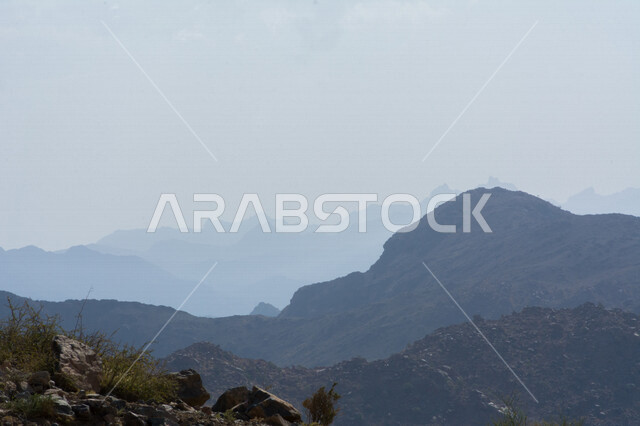 صورة ابداعية للجبال في المملكة العربية السعودية، مناظر طبيعية خلابة، الطبيعة الجبلية في السعودية، المناطق الجبلية في السعودية، السياحة في السعودية
