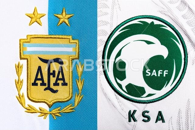 صورة مقرّبة لشعار المنتخب الوطني لكرة القدم على الطقم الأساسي. كأس العالم FIFA قطر 2022.