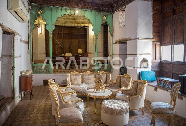 صالون داخلي من القرن السابع عشر، منزل متبولي، البلد، جدة، المملكة العربية السعودية