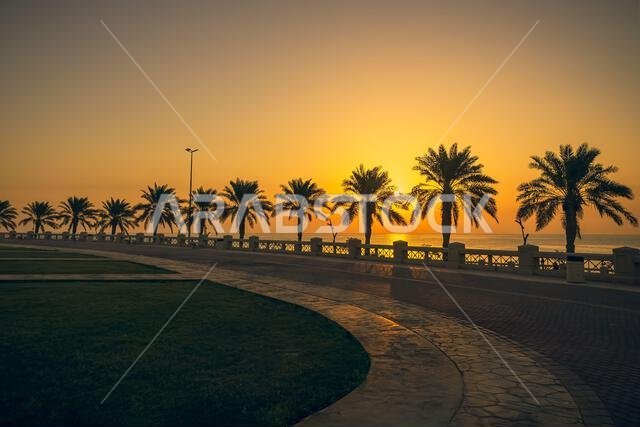 منظر صباحي رائع على كورنيش الخبر - الخبر، المملكة العربية السعودية