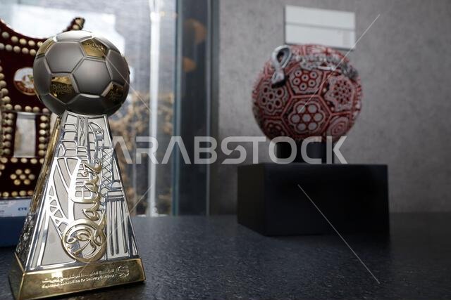 غير حصري: 15 يونيو 2022، مدينة مكسيكو، المكسيك: تُعرض الكؤوس خلال افتتاح المقر الدبلوماسي لدولة قطر في م