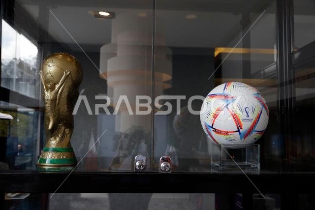 غير حصري: 15 يونيو 2022، مدينة مكسيكو، المكسيك: تُعرض الكؤوس خلال افتتاح المقر الدبلوماسي لدولة قطر في م