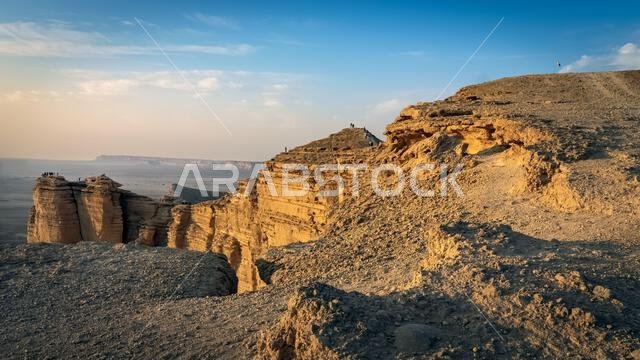 حافة العالم، معلم طبيعي ووجهة سياحية شهيرة بالقرب من الرياض - المملكة العربية السعودية.