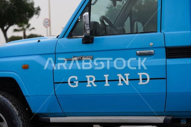 Grind truck cafe, blue truck. Grind truck cafe, blue truck.