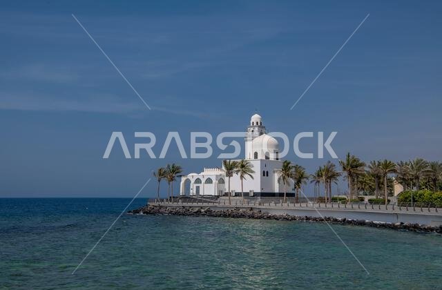 مسجد الجزيرة، كورنيش جدة، المملكة العربية السعودية مسجد الجزيرة، كورنيش جدة، المملكة العربية السعودية