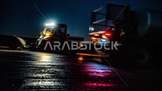 يقوم جنود من القوات الجوية الأمريكية، تابعون للسرب 577 للهندسة المدنية الاستكشافية، بفك وإزالة المطاط من مدرج قاعدة الأمير سلطان الجوية في المملكة العربية السعودية، في 9 سبتمبر 2022. ويُعدّ السرب 577 للهندسة المدنية الاستكشافية، أحد أعضاء المجموعة الأولى للهندسة المدنية الاستكشافية، مسؤولاً عن إنشاء ودعم عمليات المطارات في المواقع التي تعمل فيها طائرات القوات الجوية الأمريكية. (صورة من سلاح الجو الأمريكي، بعدسة الرقيب أول نوح ج. تانسر)